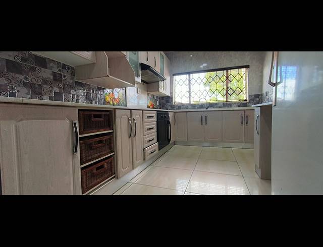 4 BEDROOM HOUSE FOR SALE IN LEWISHAM